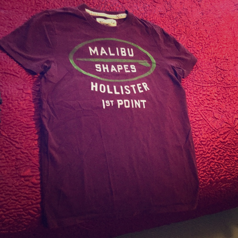 Men’s Large Hollister t-shirt, burgundy